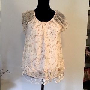 Like new Amanti blouse with pretty flower pattern.